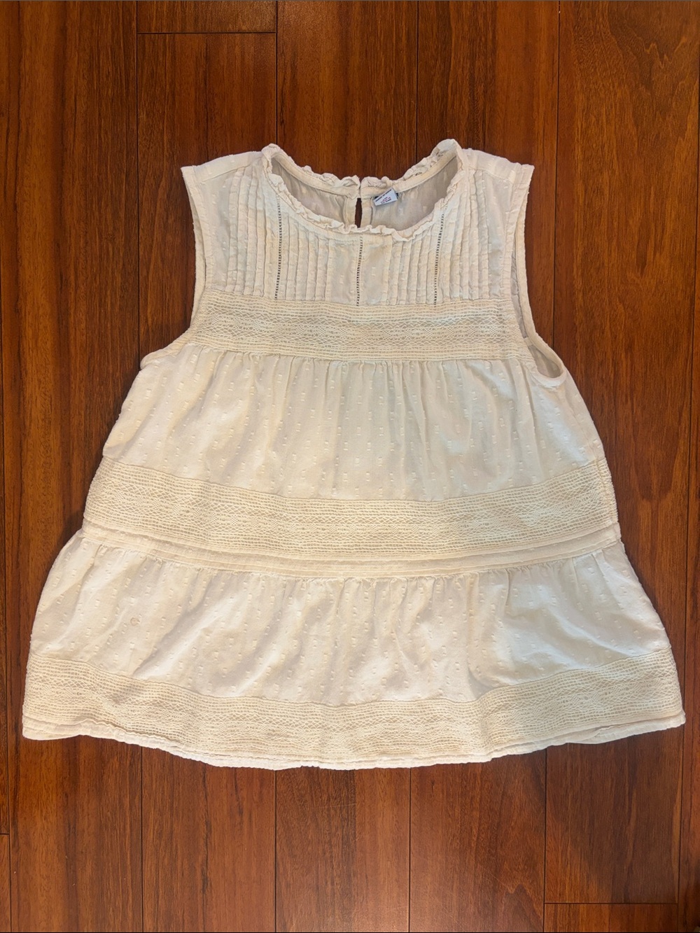 Old Navy Cream Eyelet Tiered Sleeveless Blouse